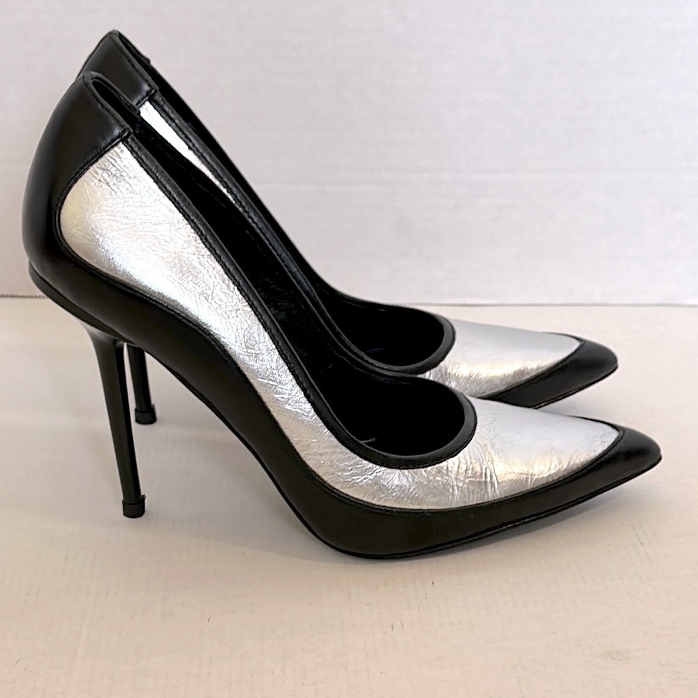 L.A.M.B. WOMEN'S CLASSIC SILVER & BLACK BETHEL LEATHER PUMPS US WOMEN'S SIZE 7.5 - Picture 3 of 13
